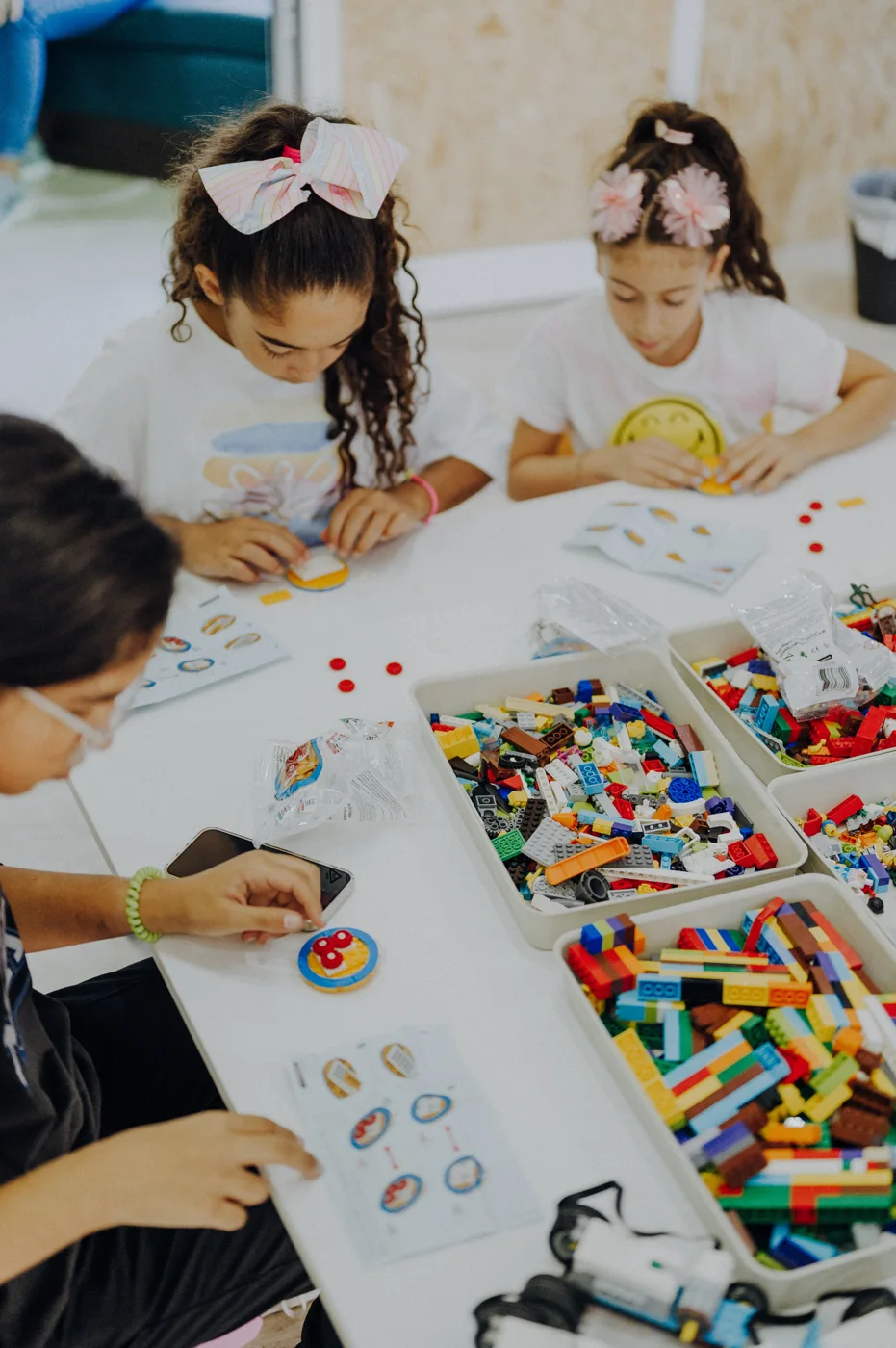 Children creating together at MasterKids